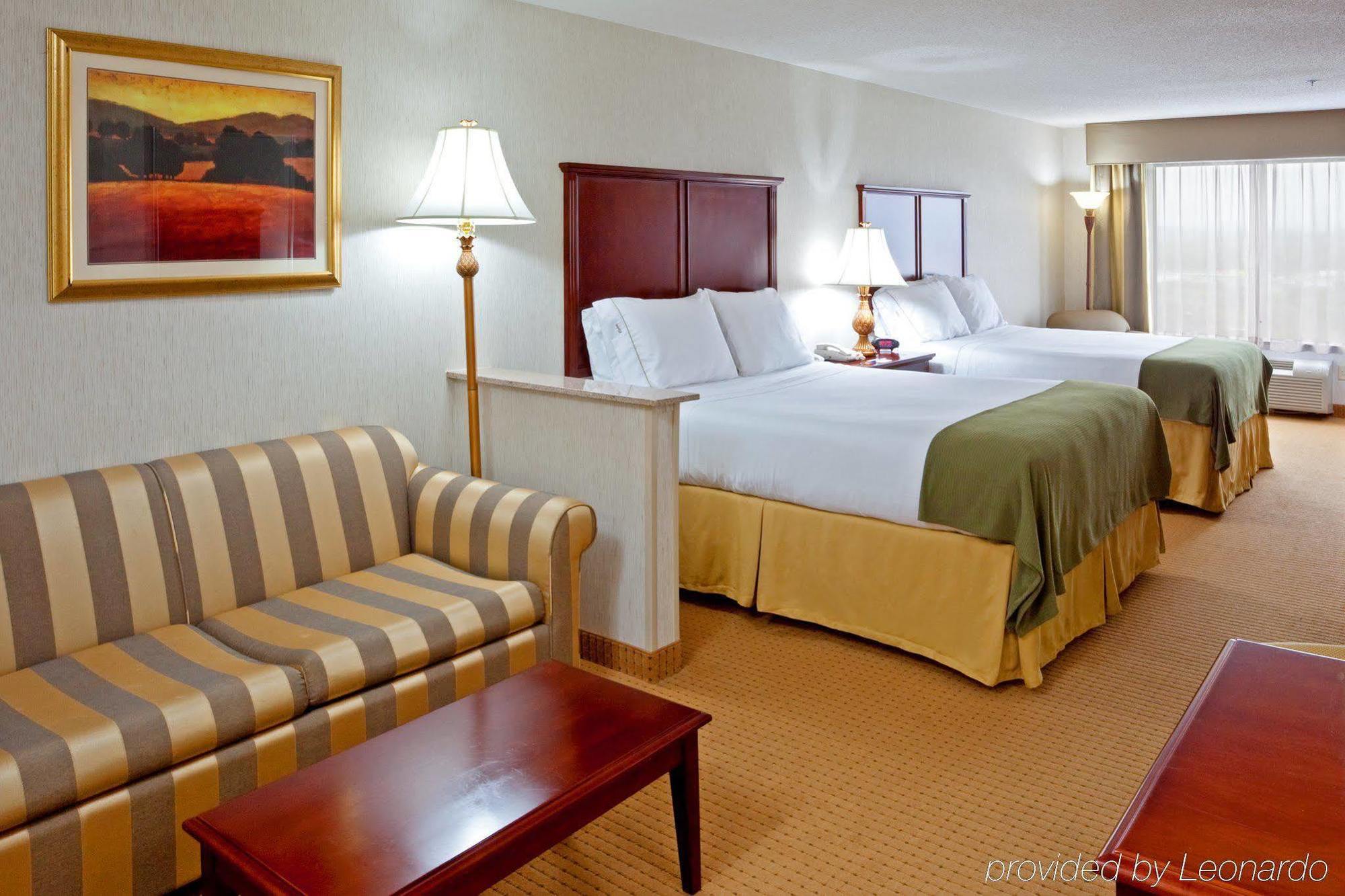 Holiday Inn Express Hotel & Suites Newton Sparta, An Ihg Hotel Room photo